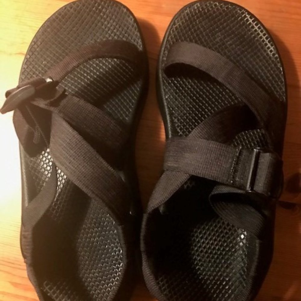 CHACOS - SEE DESCRIPTION AND PICS SIZE 9